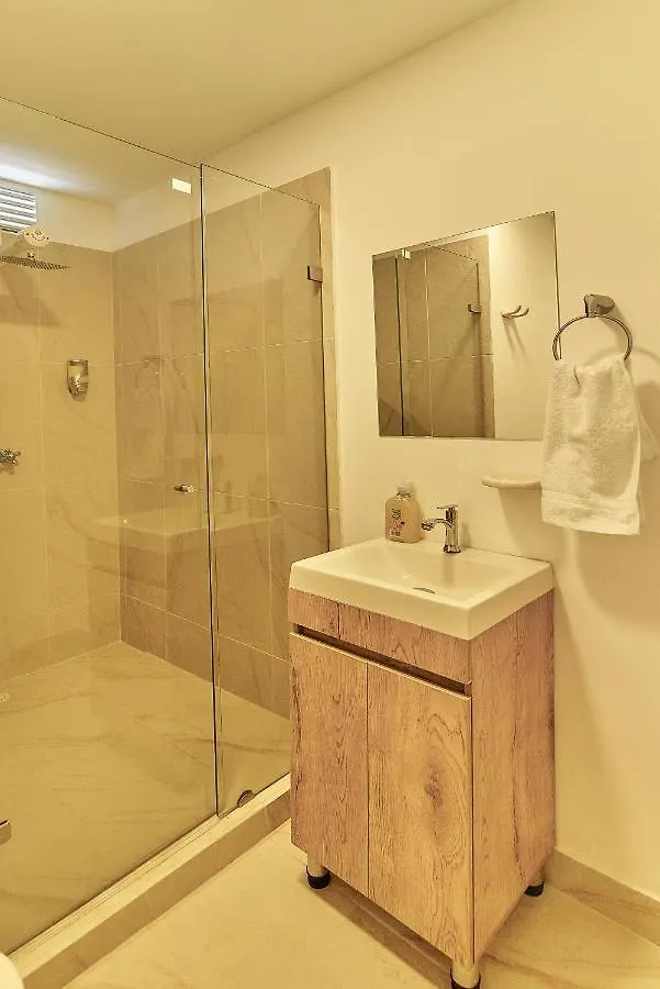 5Starhomes - Hermosa Casa Con Terraza En Laureles Medellín Apartamento