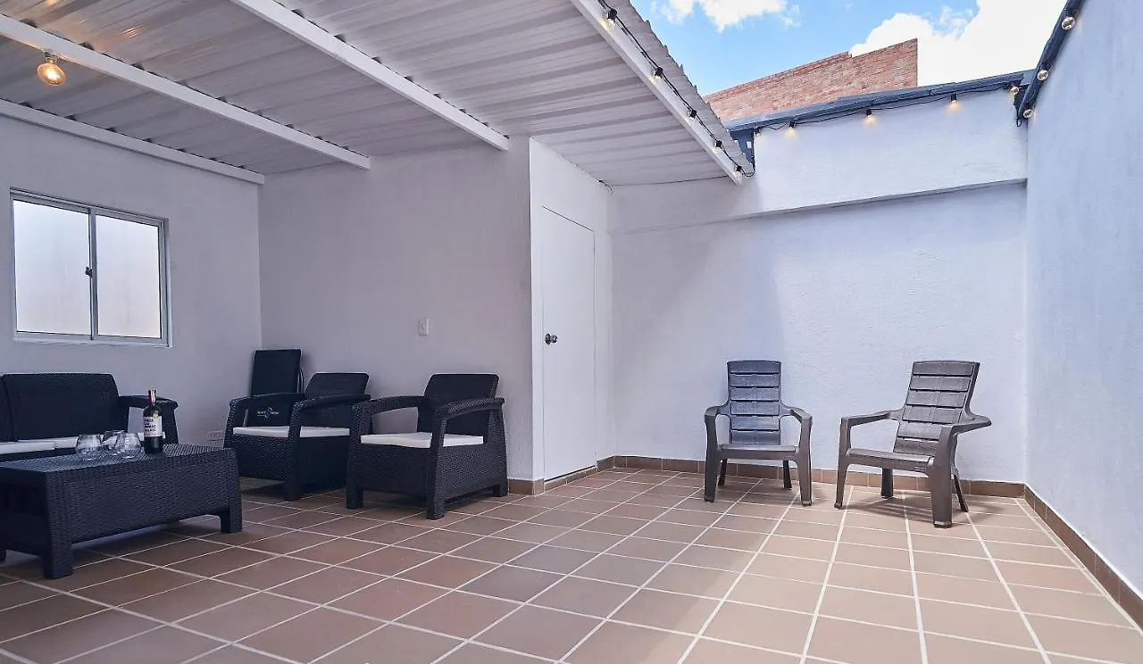 5Starhomes - Hermosa Casa Con Terraza En Laureles Medellín 0*,