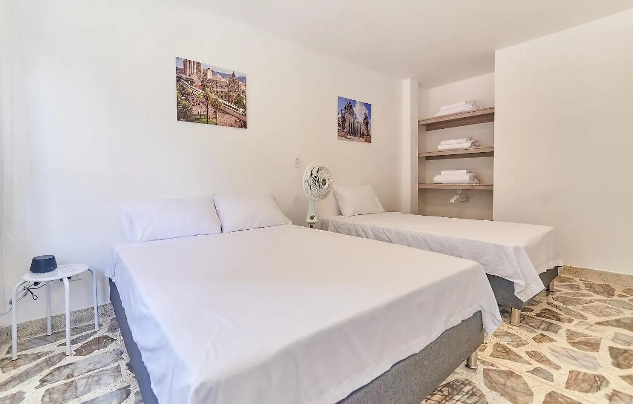 5Starhomes - Hermosa Casa Con Terraza En Laureles Медельин 0*,